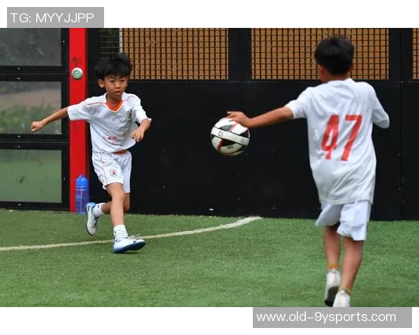 民间足球高手的传奇故事与草根梦想的追逐之旅